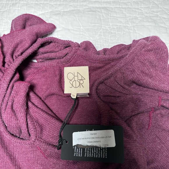 Chaser Pomegranate Ruffled Top - Picture 4 of 5